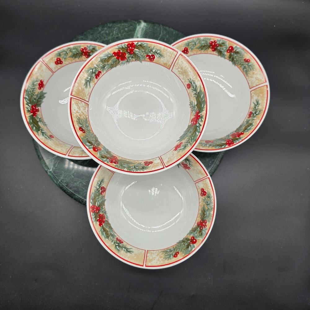 4 EVERYDAY GIBSON Stoneware Christmas Soup/Cereal Bowls With Holly & Red Trim